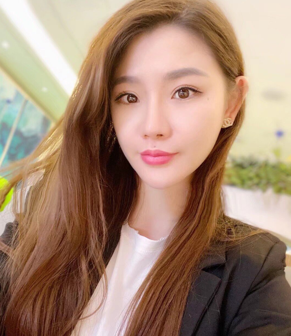 粉嫩高挑水水多，熊大舒服似妖精