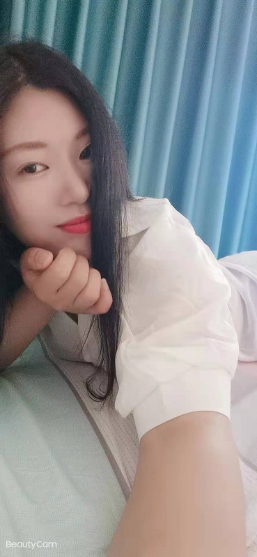 布吉清纯美女身材不错