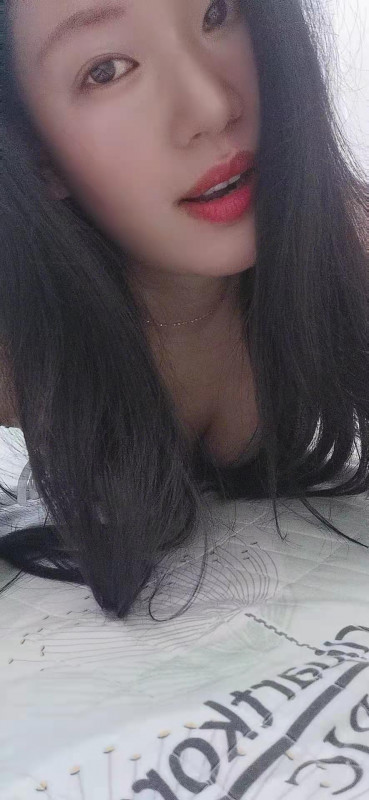 布吉清纯美女身材不错