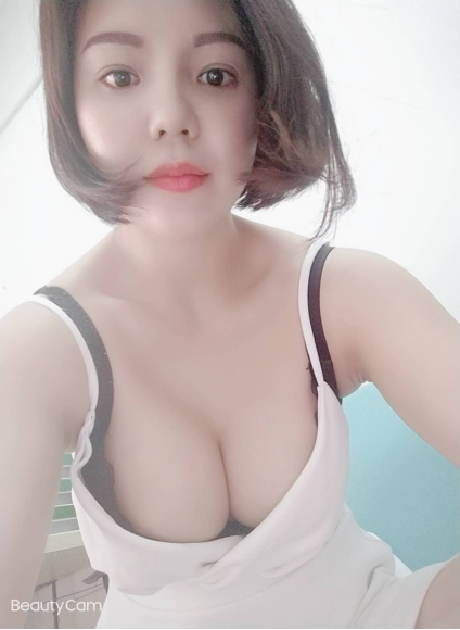 童颜巨乳少妇